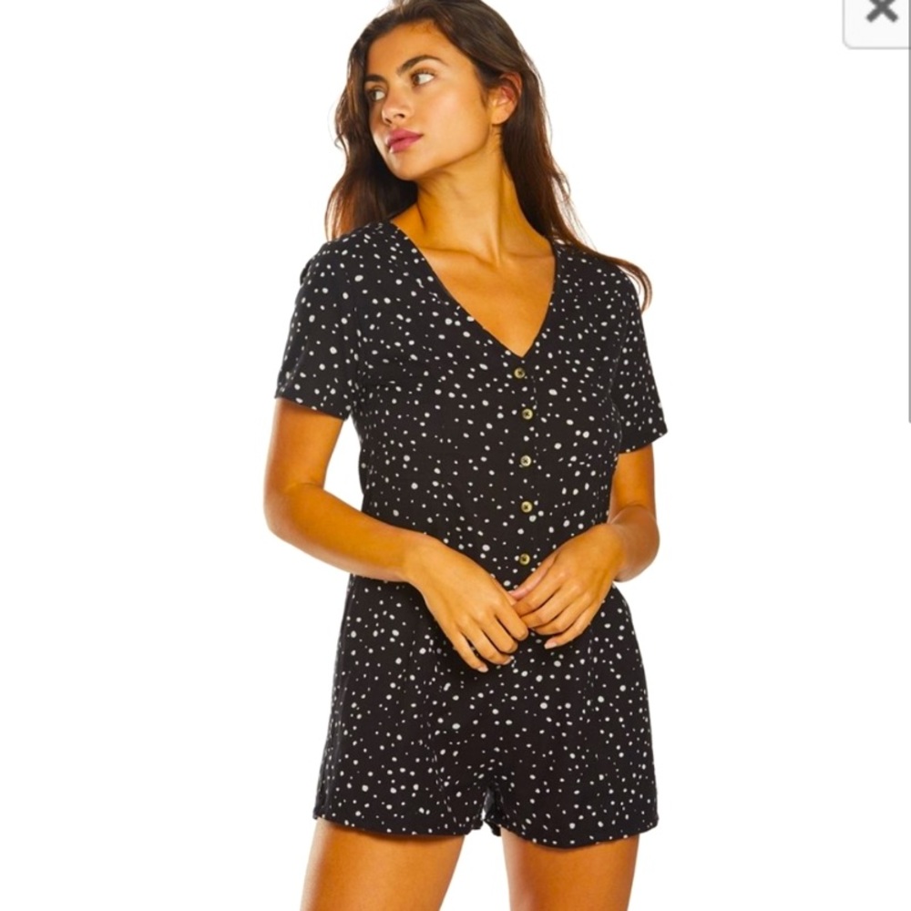 Sisstrevolution Such a kick romper size Large